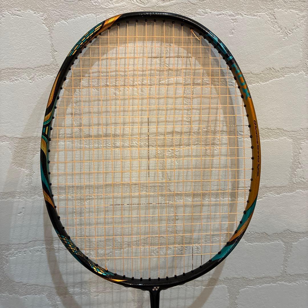 アストロクス　88D-Pro バドミントンラケット　3UG5