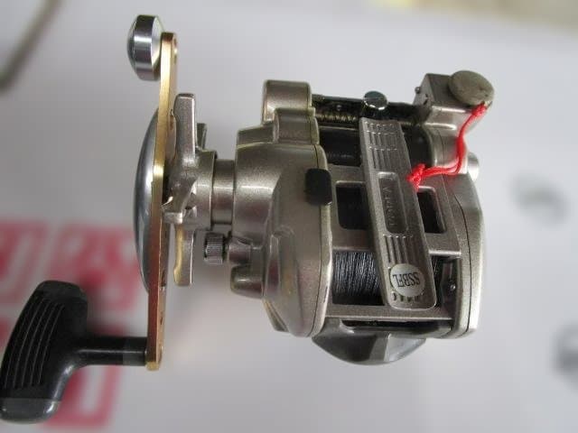 RYOBI Adventure VS300 電動リール