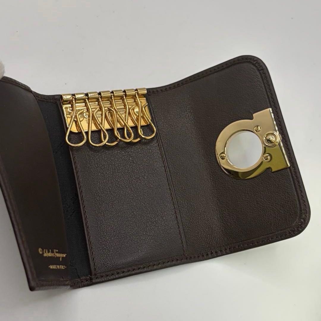 未使用！Salvatore Ferragamo☆ダークブラウン6連キーケース