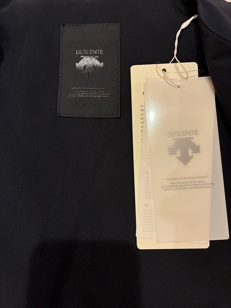 【新品未使用】DESCENTE ネイビー ハーブスリーブシャツ