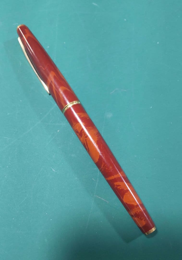 パイロット マーブル模様の万年筆 18K 金
