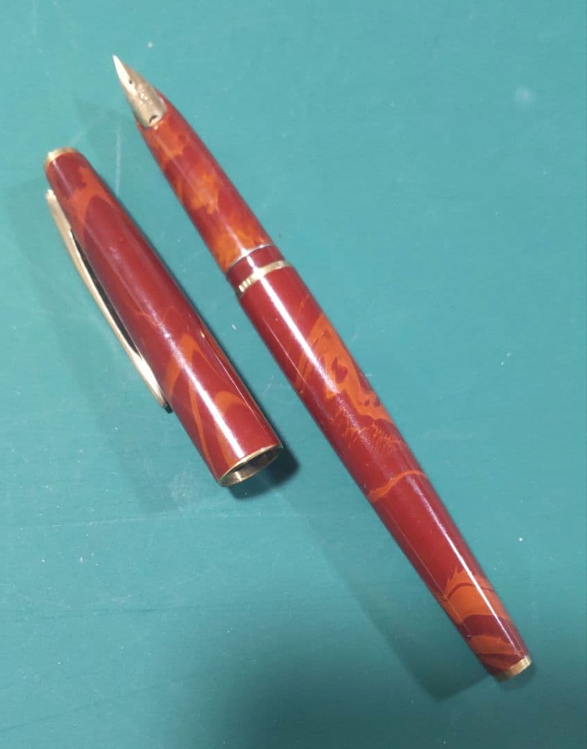 パイロット マーブル模様の万年筆 18K 金