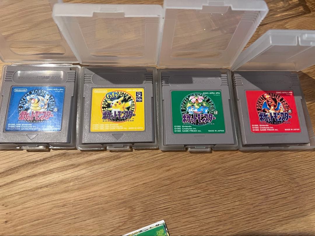 任天堂　ゲームボーイ ポケモン 赤・緑・青・ピカチュウ 4セット