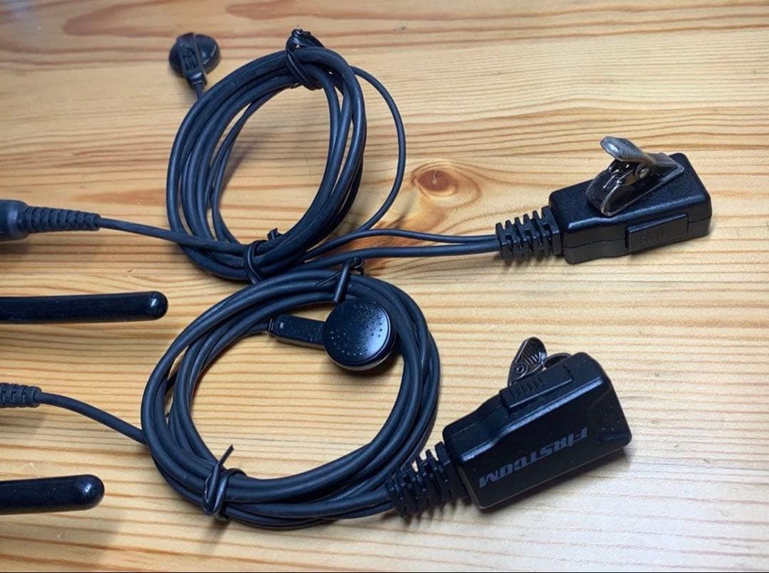 UBZ-M31 KENWOODトランシーバー　4台セット タイピンマイク付き