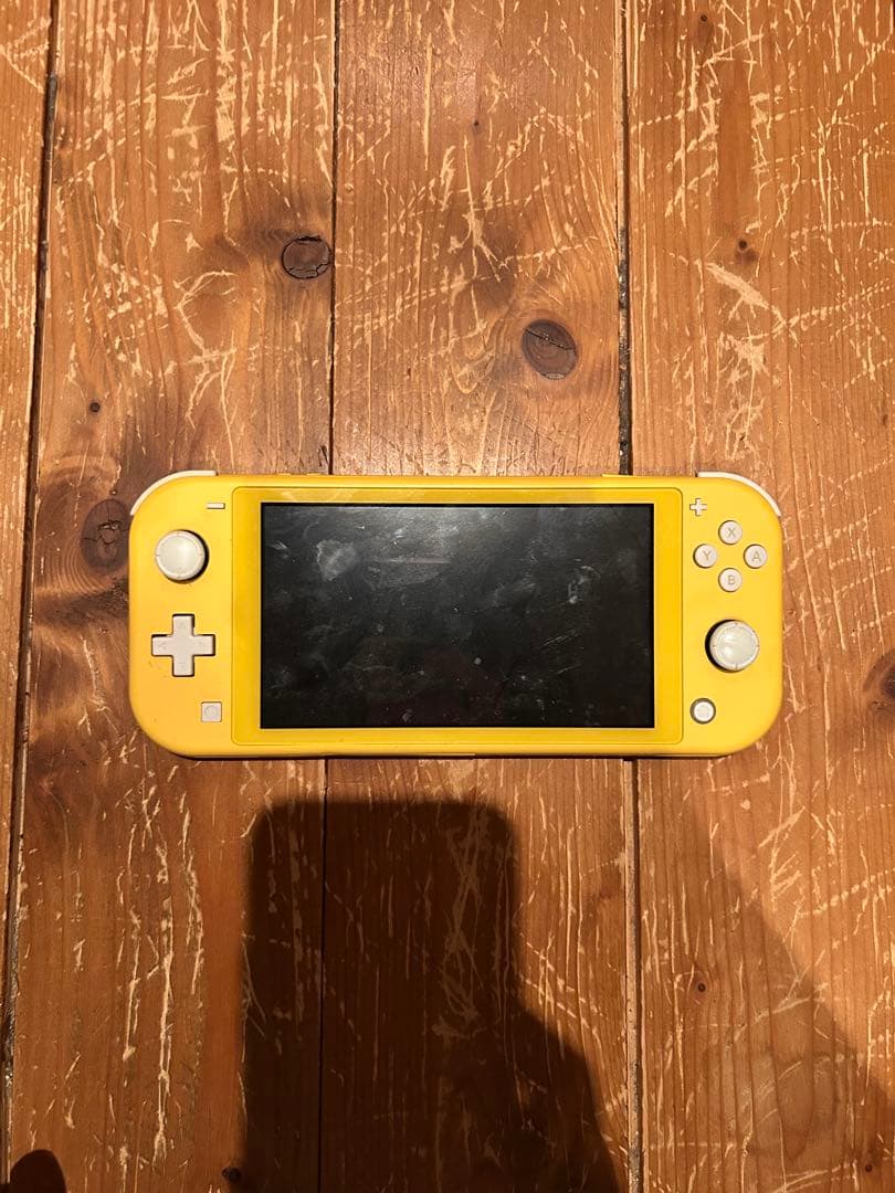 NINTENDO SWITCH 【ジャンク】箱付き　color: イエロー
