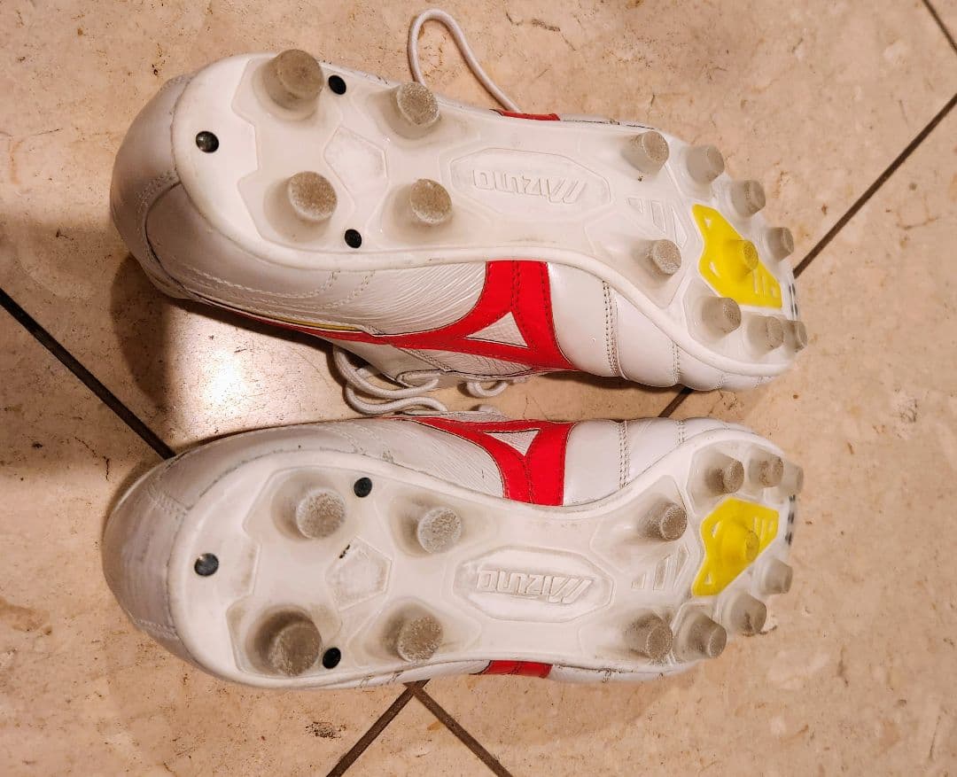 Mizuno Morelia ホワイト/レッド スパイク