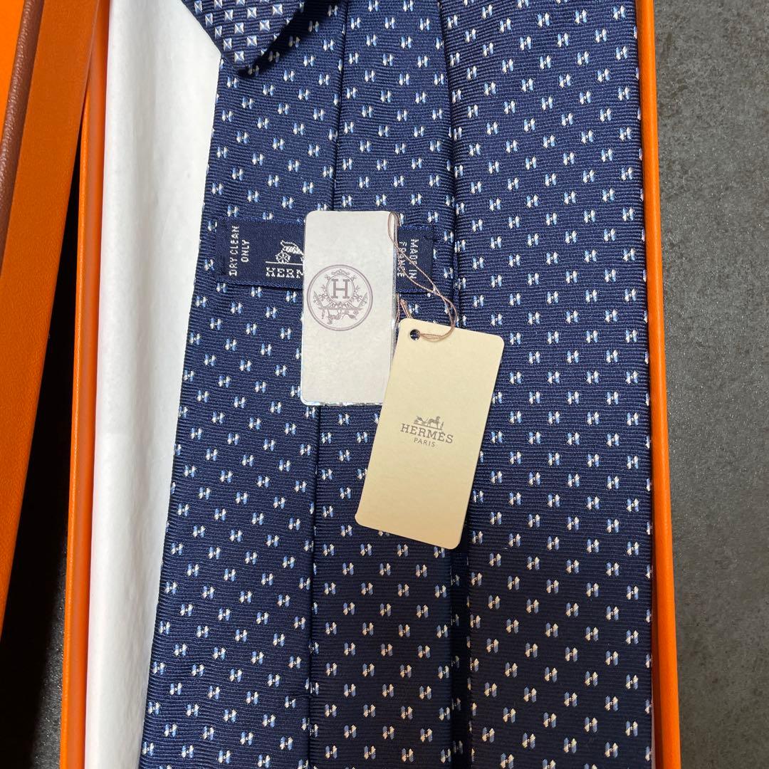 ❣️新品未使用タグ付❣️HERMES エルメス　ネクタイ　H柄　高級シルク
