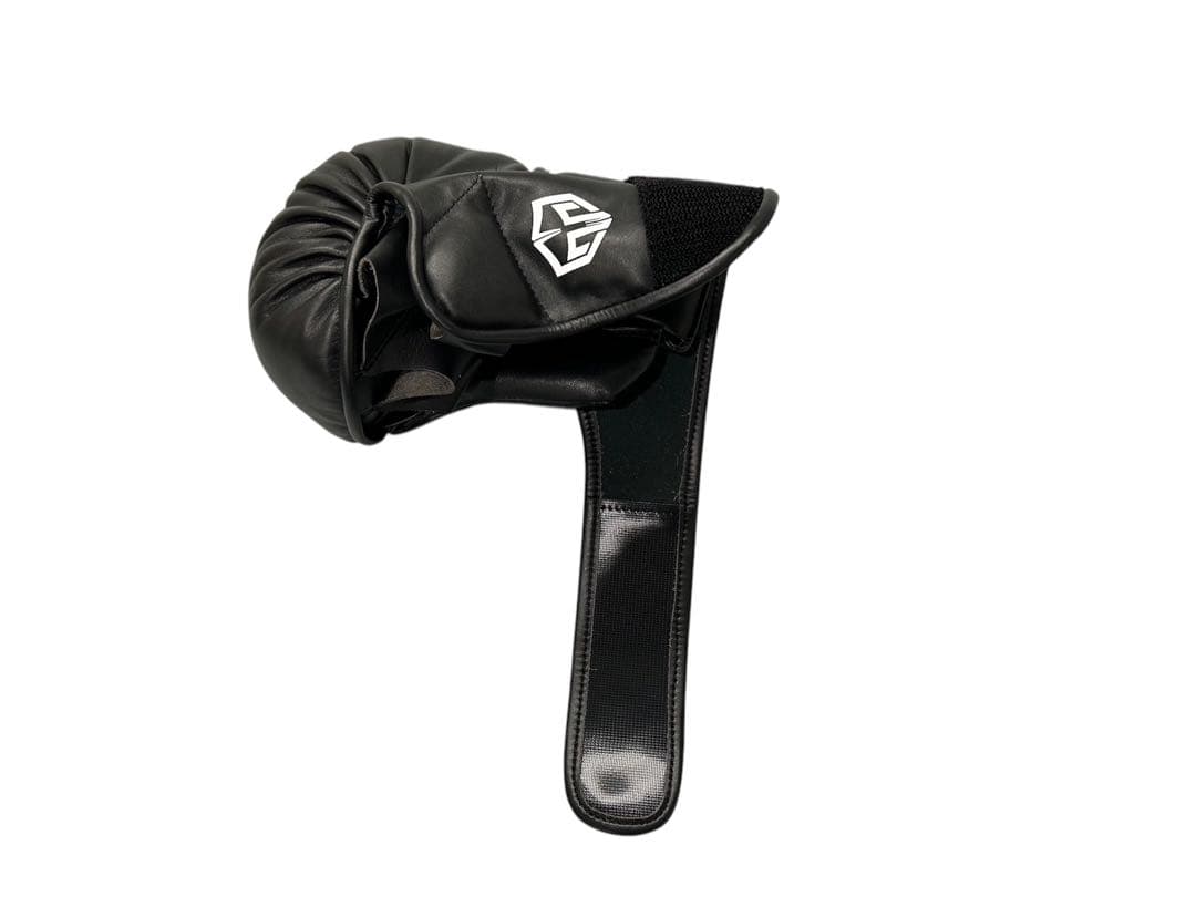 GRIT MMA SPARRING GLOVES 少し大きめのグローブです！