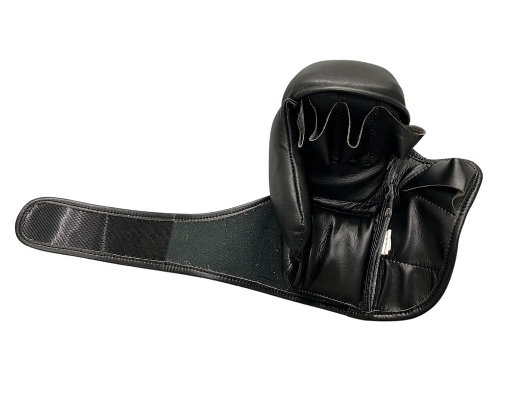 GRIT MMA SPARRING GLOVES 少し大きめのグローブです！