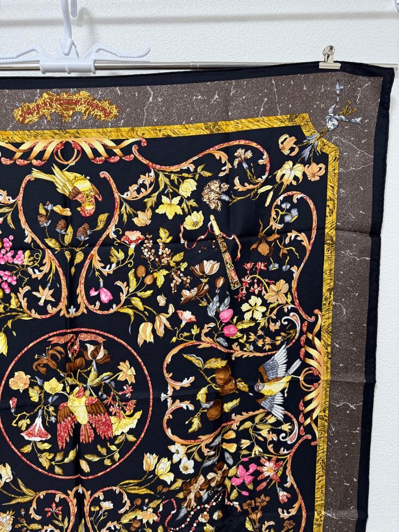 HERMES エルメス スカーフ 「東洋の石と西洋の石細工」