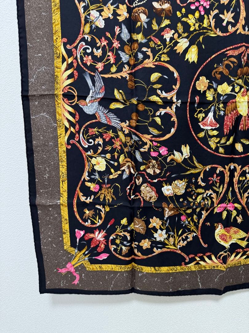 HERMES エルメス スカーフ 「東洋の石と西洋の石細工」