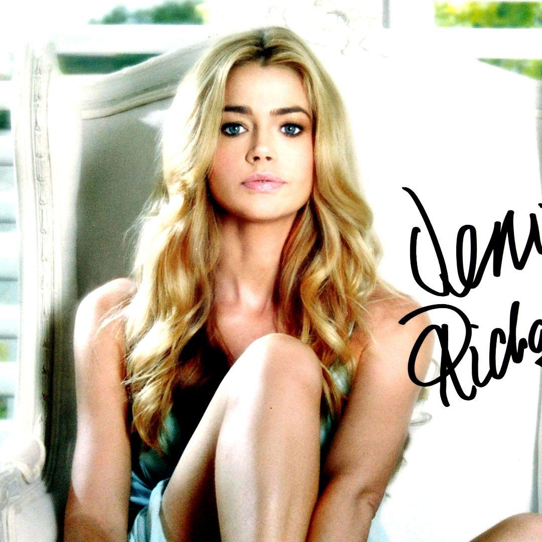 デニス・リチャーズ直筆サイン入り大型写真…Denise Richards