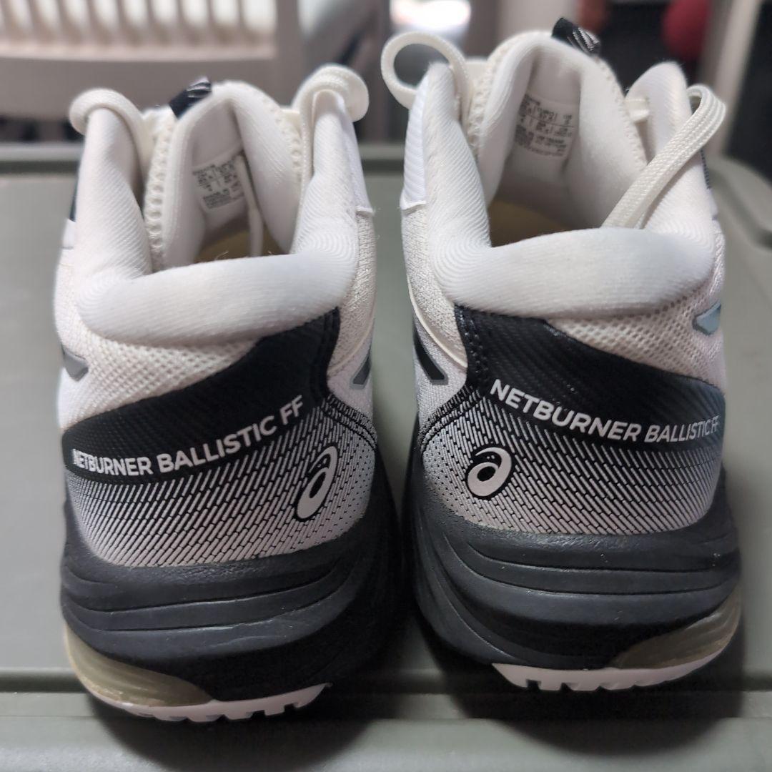 シューズ ASICS NETBURNER BALLISTIC FF 23.5