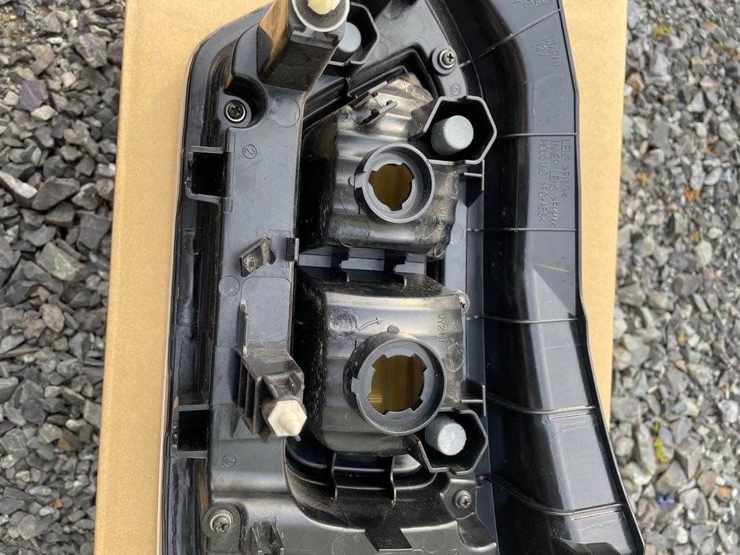 フレア　ワゴンR 左テールランプ