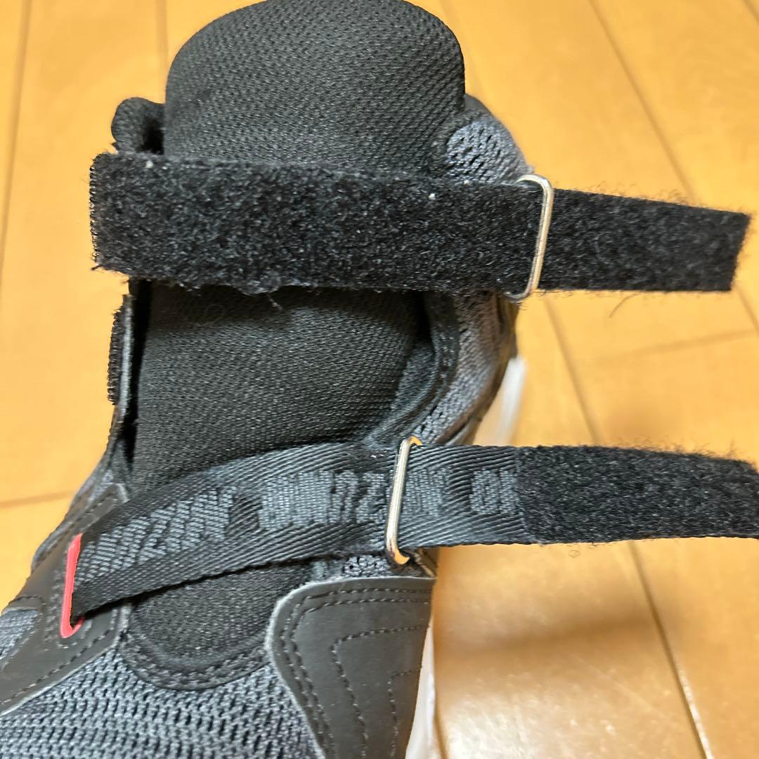 バレーボールシューズ　ミズノ　ウェーブアルテミス５　WIDE 24cm