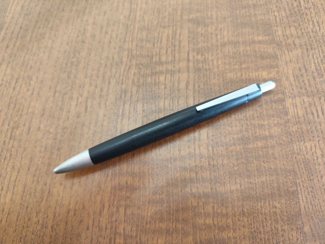 美品　LAMY2000 4色ボールペン　　検索　ロットリング600　lamy