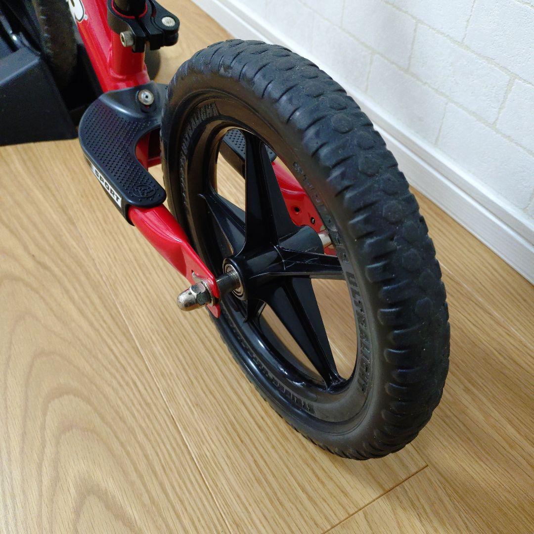 STRIDERスポーツ バランスバイク 赤 12インチと専用バイクスタンド