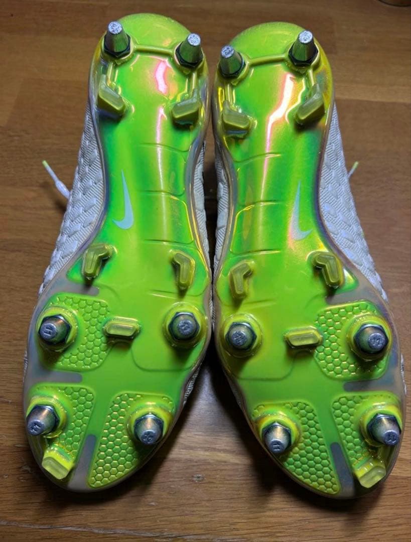 【値段交渉可】サッカースパイク NIKEナイキハイパーヴェノムSG 26.0