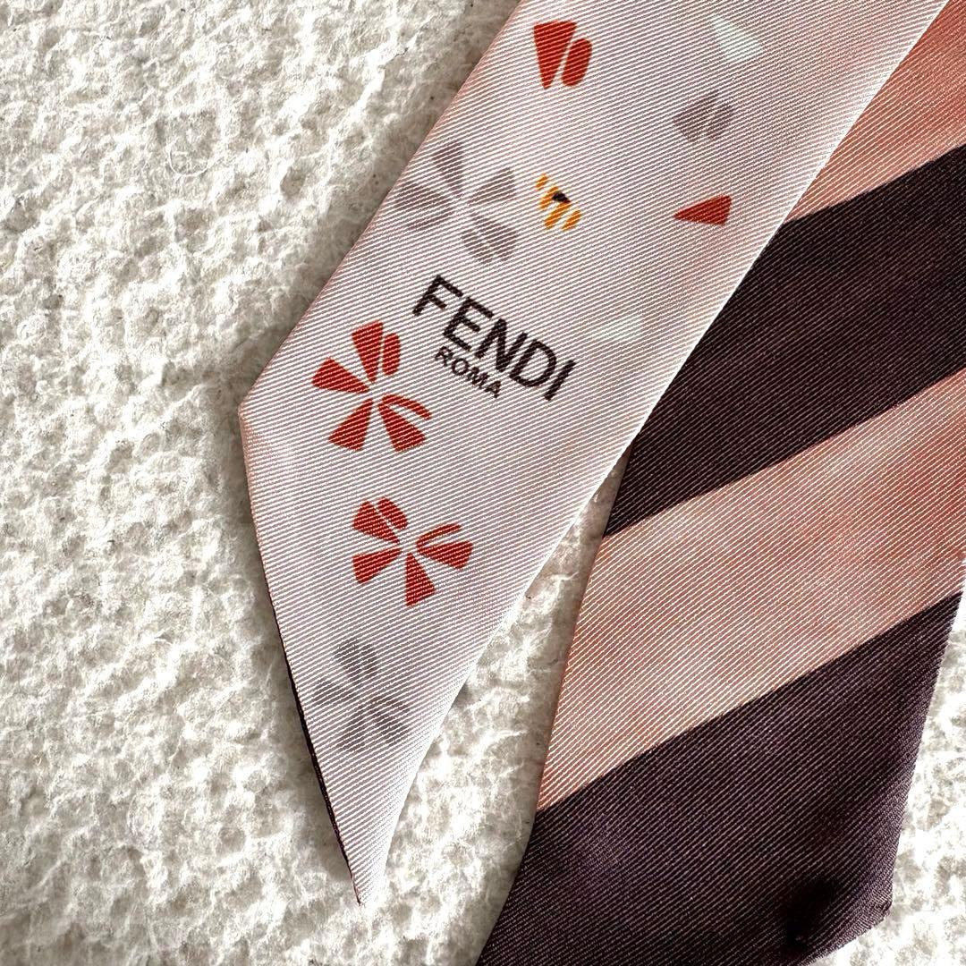 美品⭐︎FENDI フェンディ⭐︎シルク スカーフ 幾何学模様 ピンク/ブラウン
