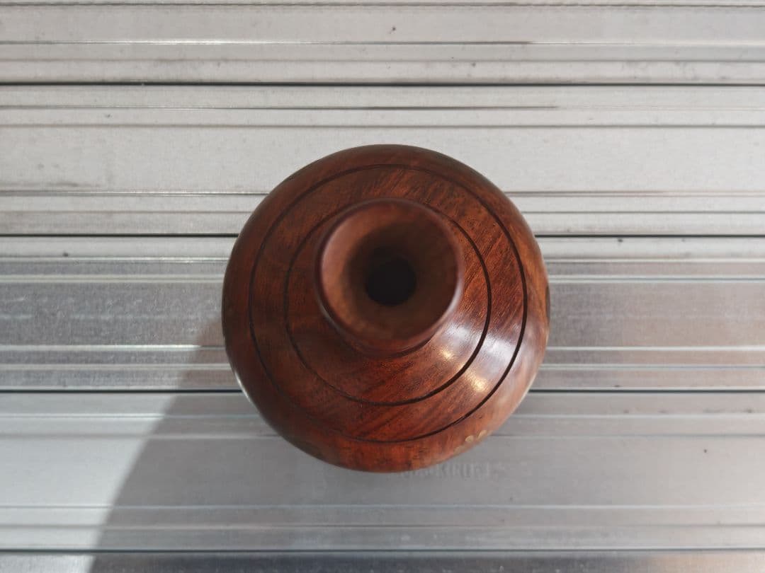 木製花器 金色の花模様