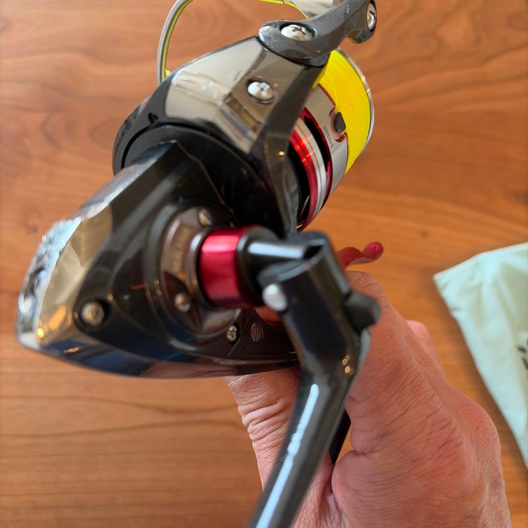 DAIWA スピニングリール １０プレイソ　２５００ＬＢ