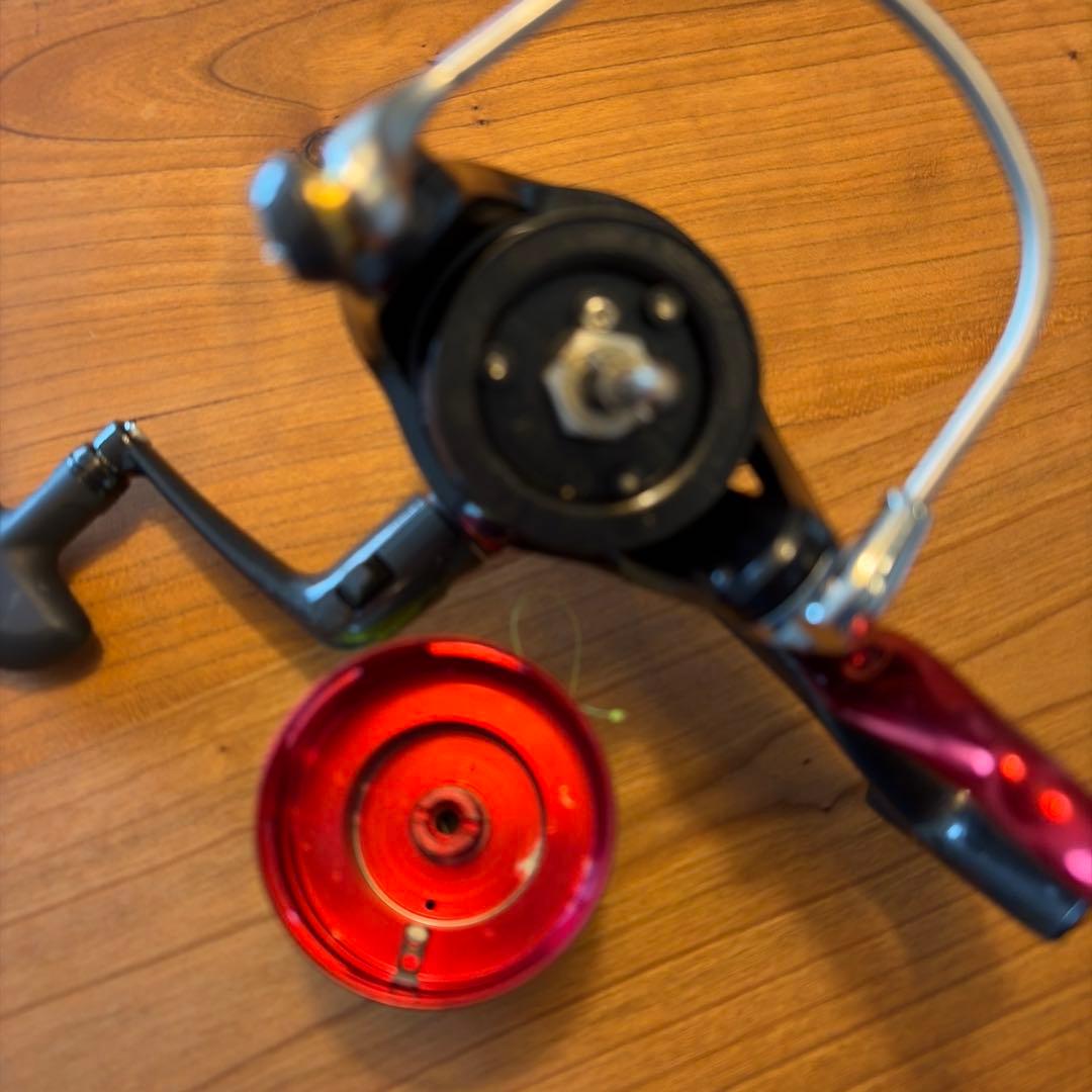 DAIWA スピニングリール １０プレイソ　２５００ＬＢ
