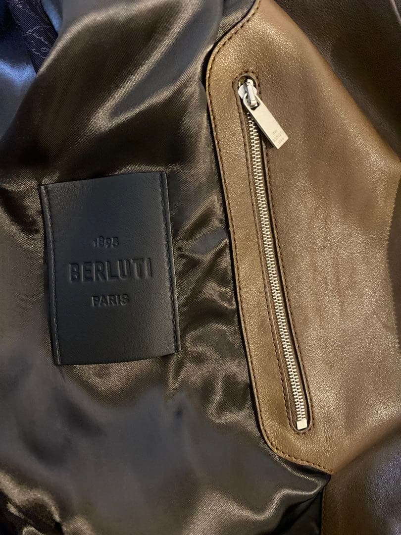Berluti ベルルッティ パティーヌレザーB-Way