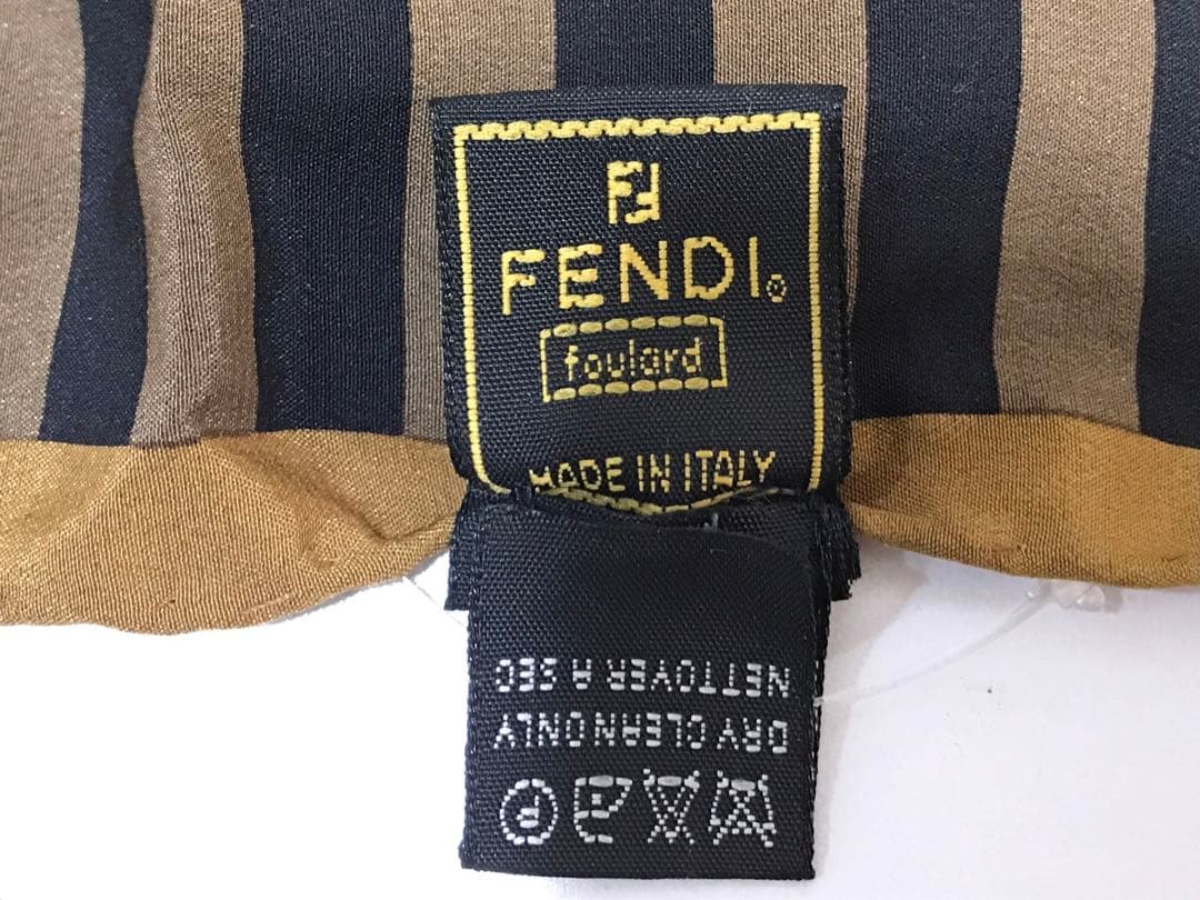 FENDI シルク100 大判　スカーフ　88cm x 88cm