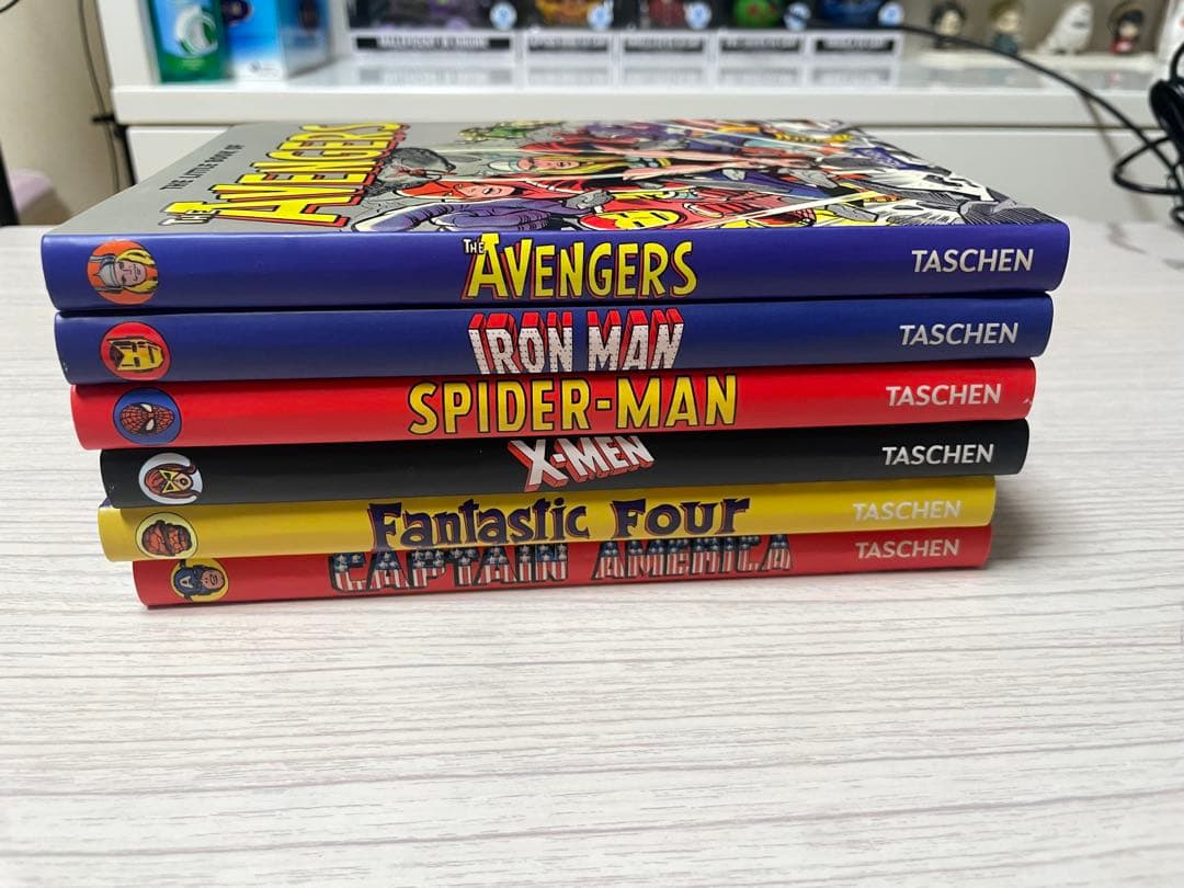 マーベル　Marvel Super Heroes Books Set