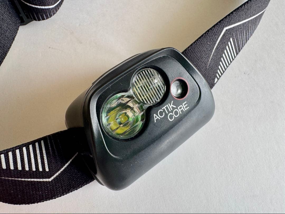 【PETZL ACTIK CORE ヘッドランプ ブラック】