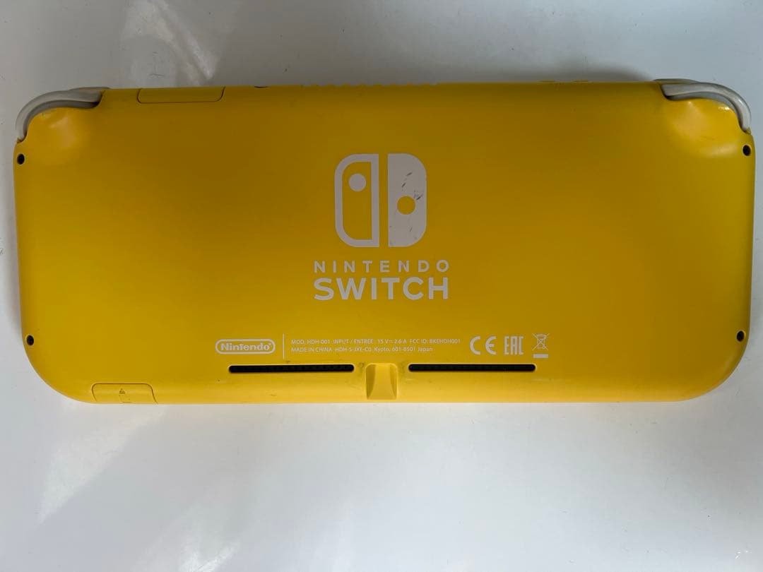 Nintendo Switch ライト　カラー　イエロー