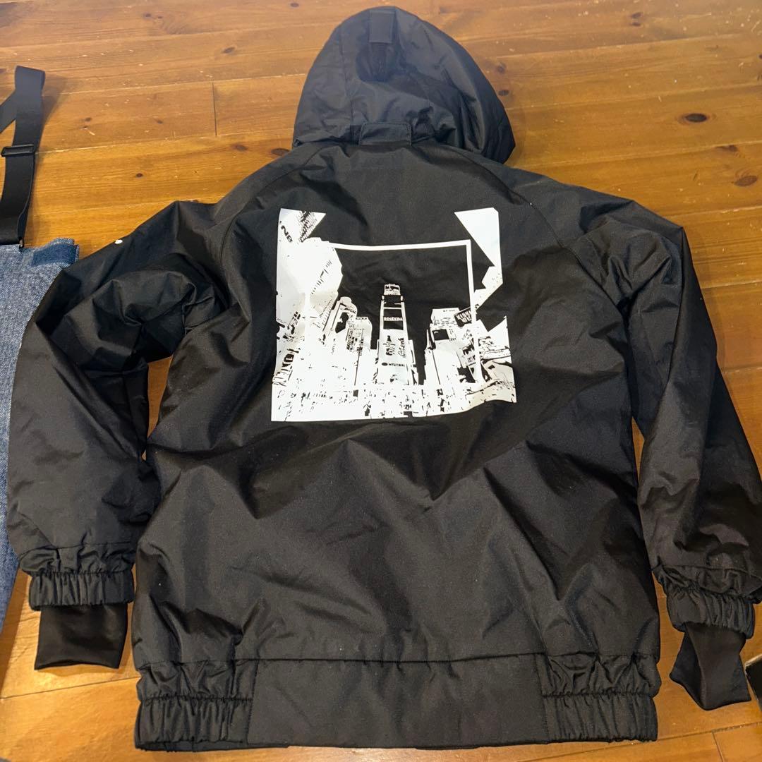 Ｊｒ．スノーボードウエア上下セット　onyone