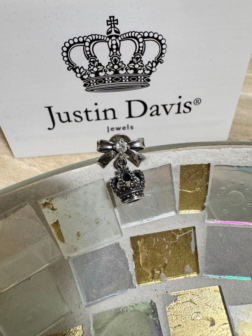 Justin Davis クラウンリボンピアス