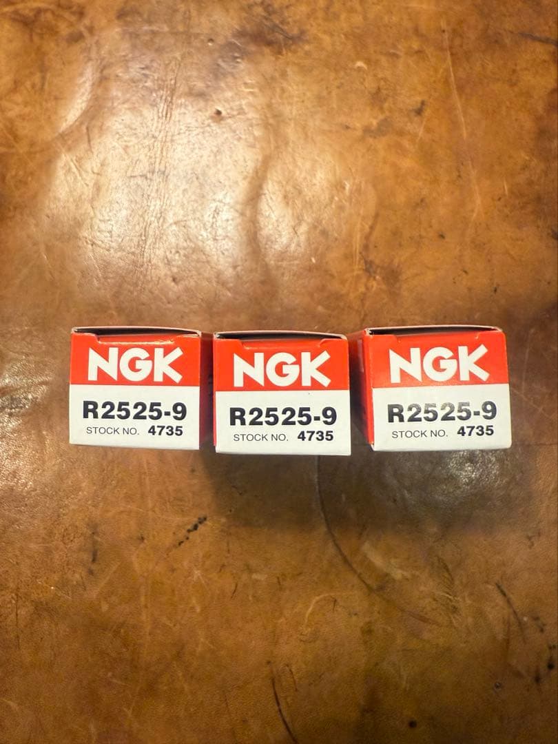 ジムニーJA22 K6Aなど　NGKレーシングプラグ　R2525-9 3本