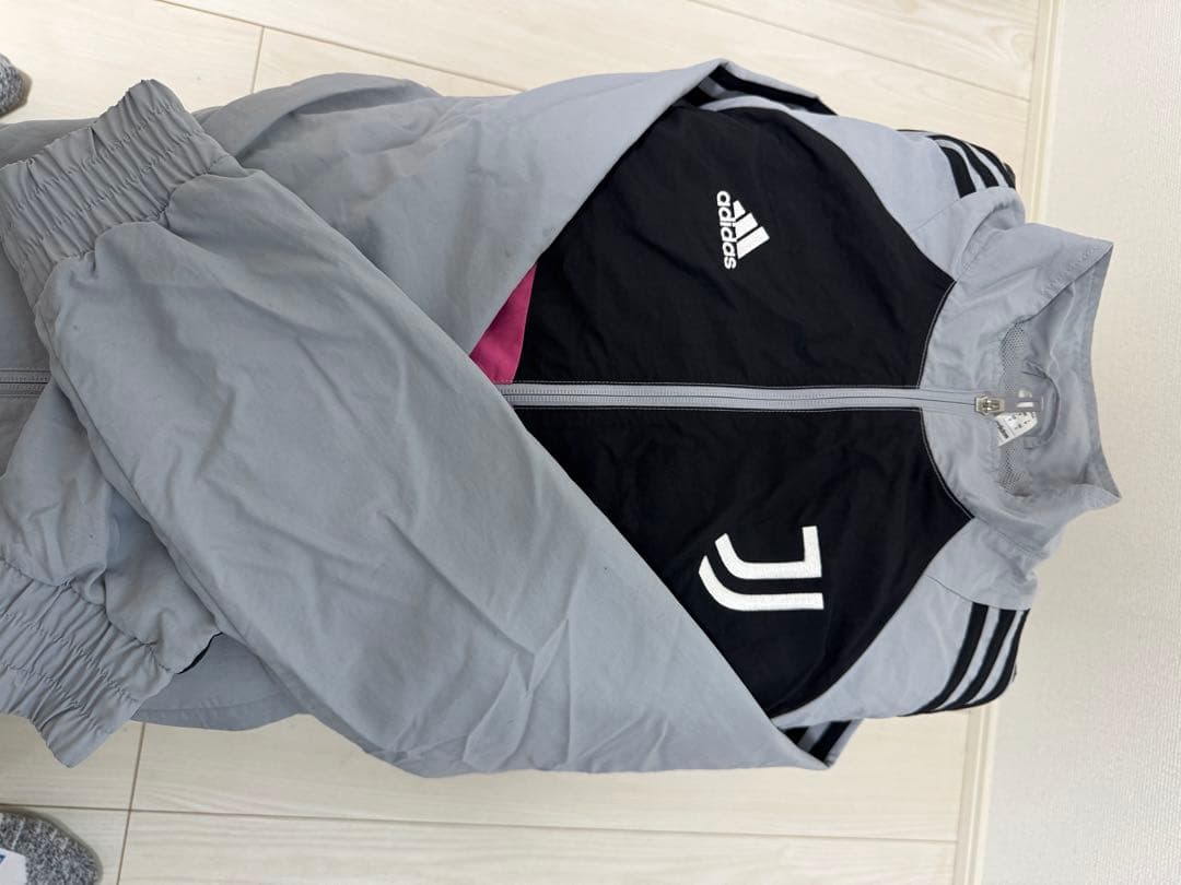 adidas Juventus ウィンドブレーカー