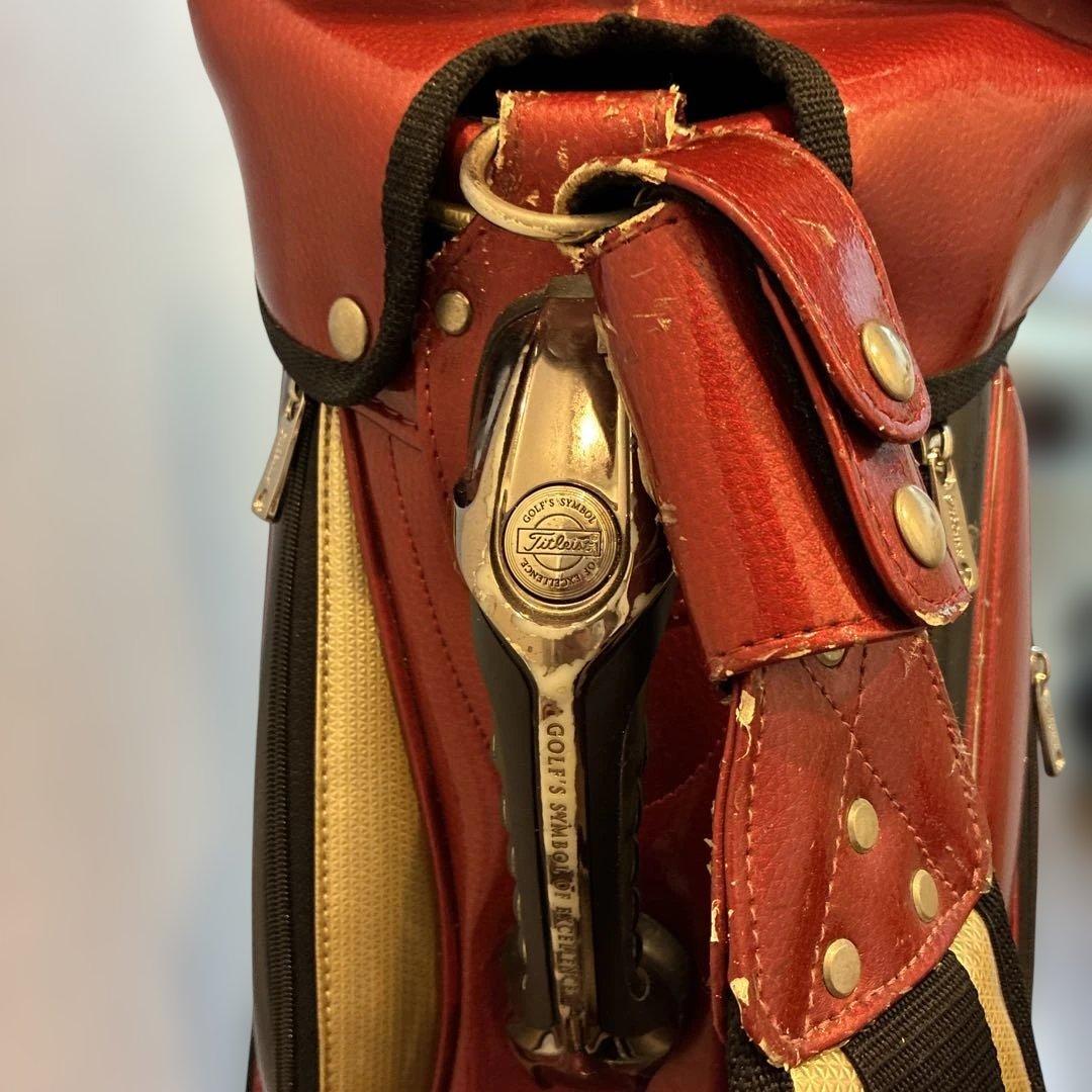Titleist 赤 キャディバッグ フード付き（限定品、アスリートモデル）