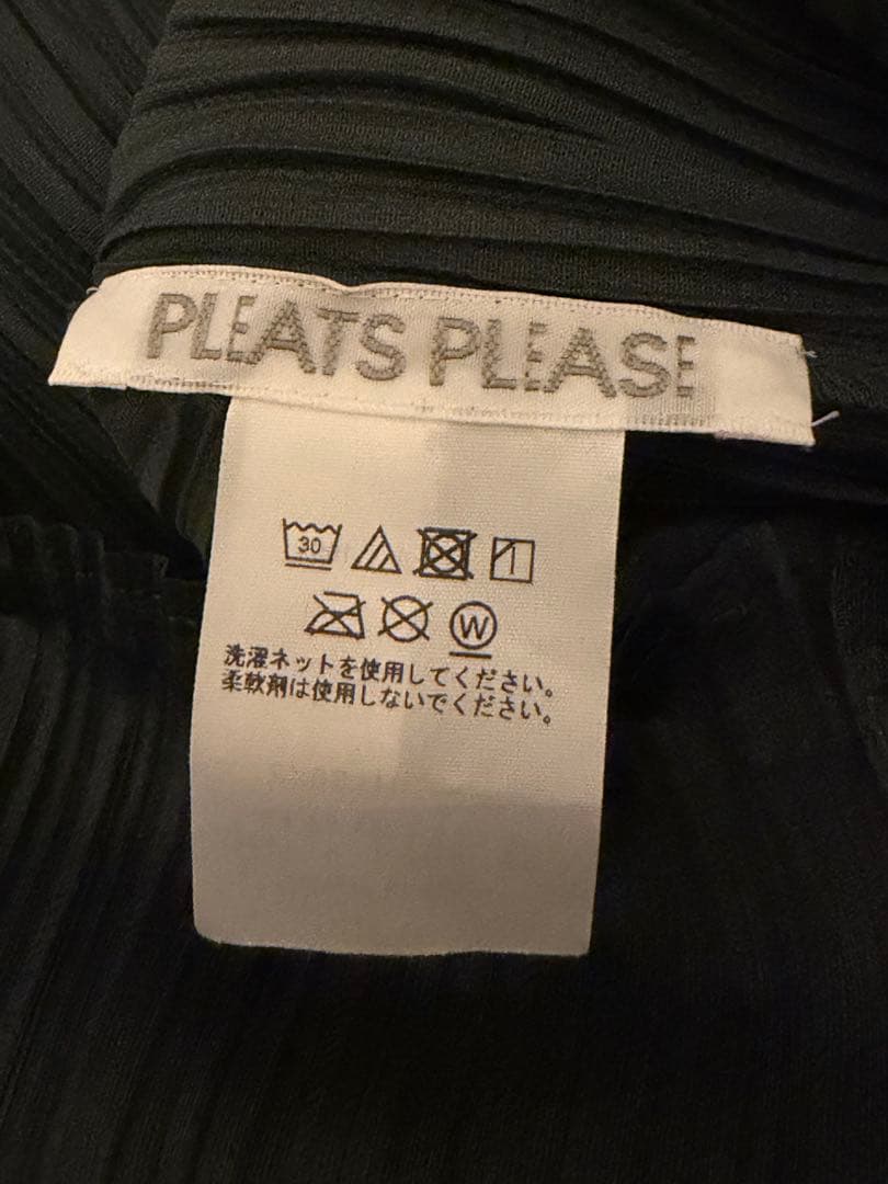 ISSEY MIYAKE、PLEATS PLEASE MONTHLY