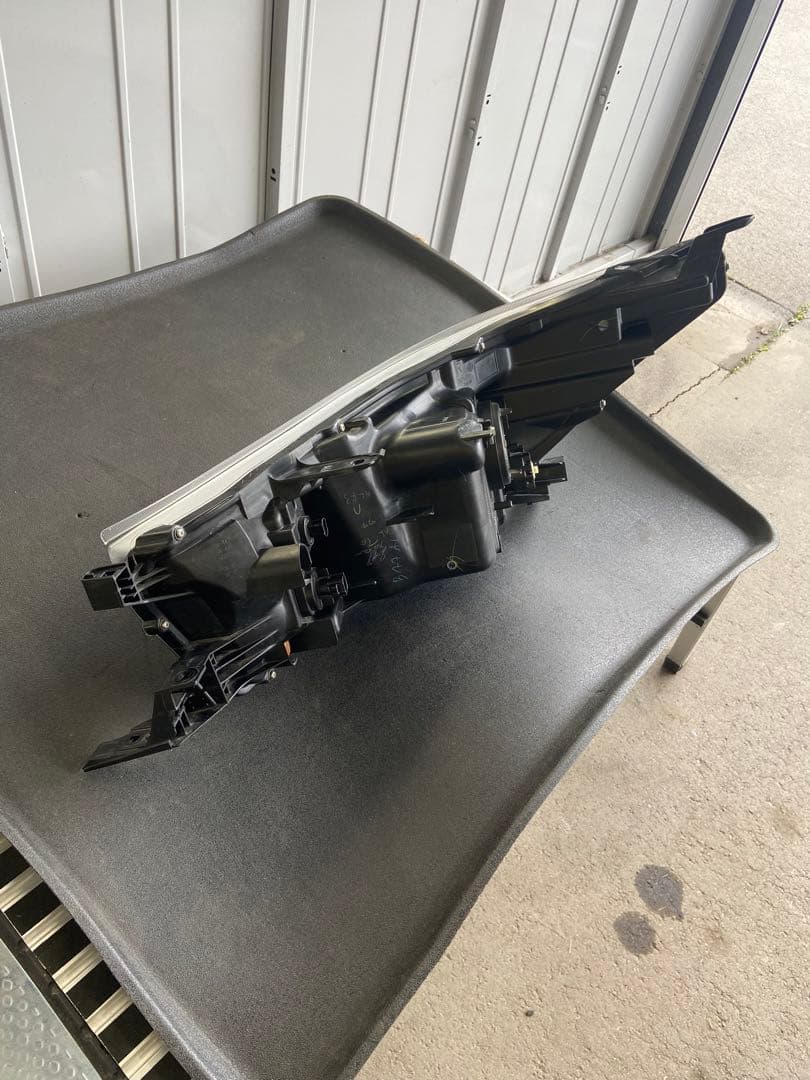 専用-GUN125 ハイラックス　前期X ヘッドライト　純正品