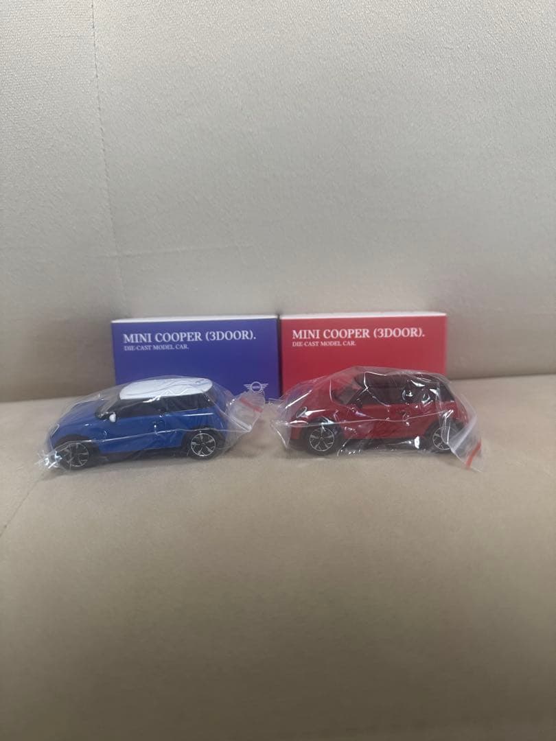 ミニクーパー　MINI COOPER ダイキャストミニカー　非売品　2台セット