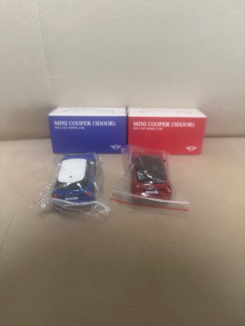 ミニクーパー　MINI COOPER ダイキャストミニカー　非売品　2台セット