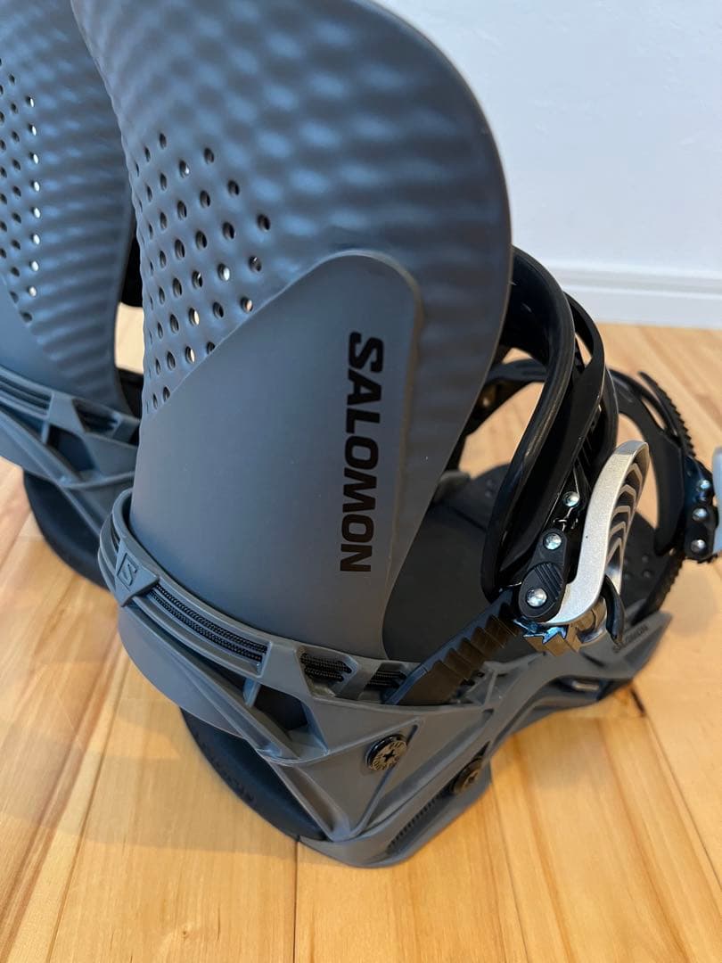 SALOMON HOLOGRAM 23-24 サロモン ホログラム　M グレー