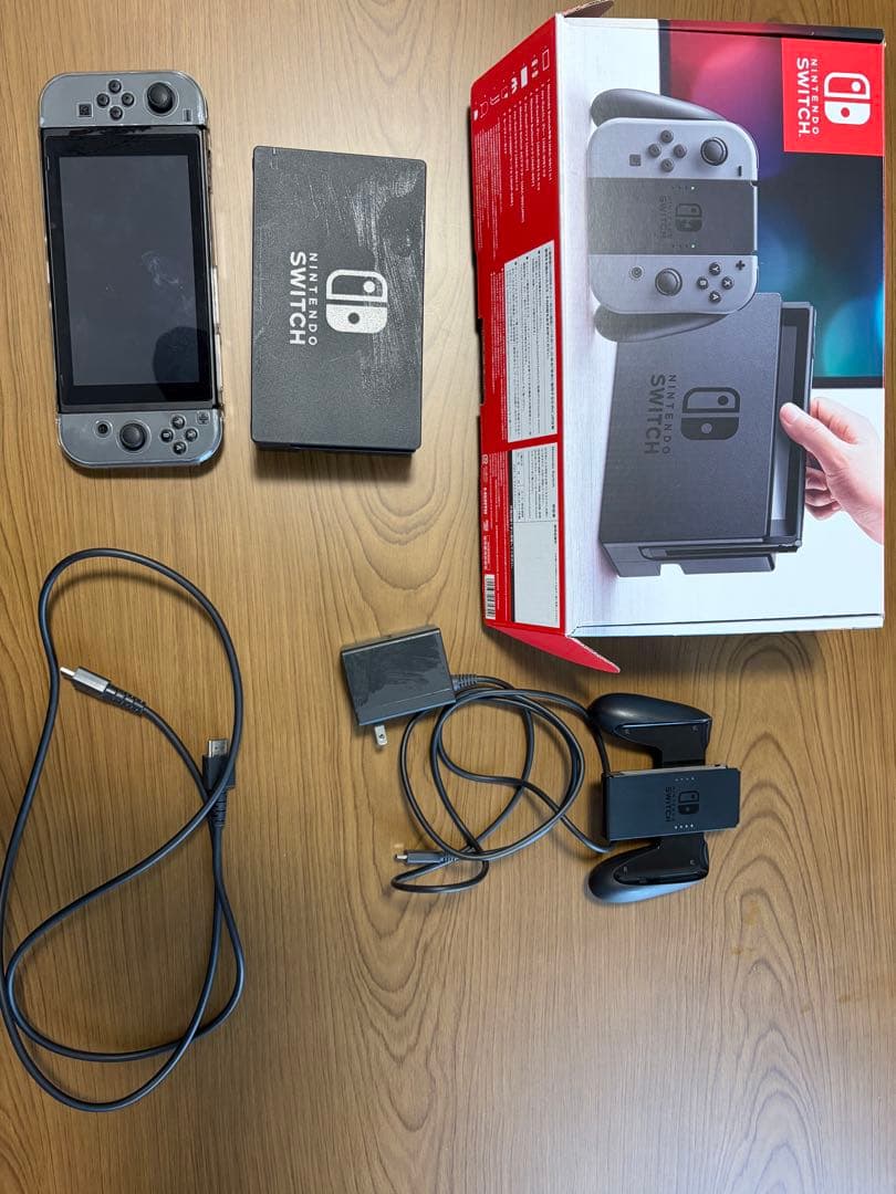 Nintendo Switch 本体 グレー 付属品あり　カバー付き
