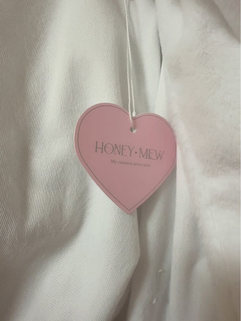 HONEYMEWビジュー付き猫耳もこもこパーカー