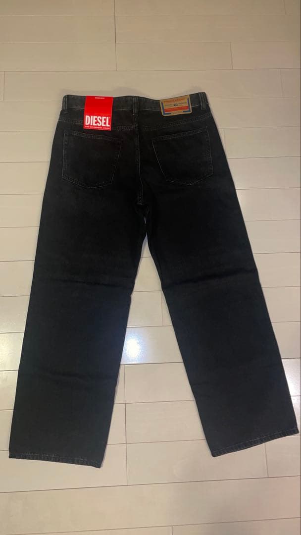 DIESEL ブラック　デニム　サイズ32インチ