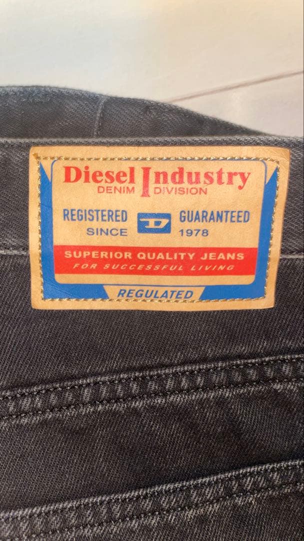 DIESEL ブラック　デニム　サイズ32インチ