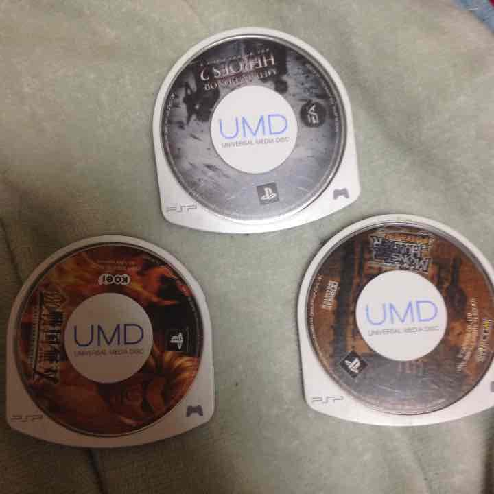 PSP 充電器付き ソフト付き