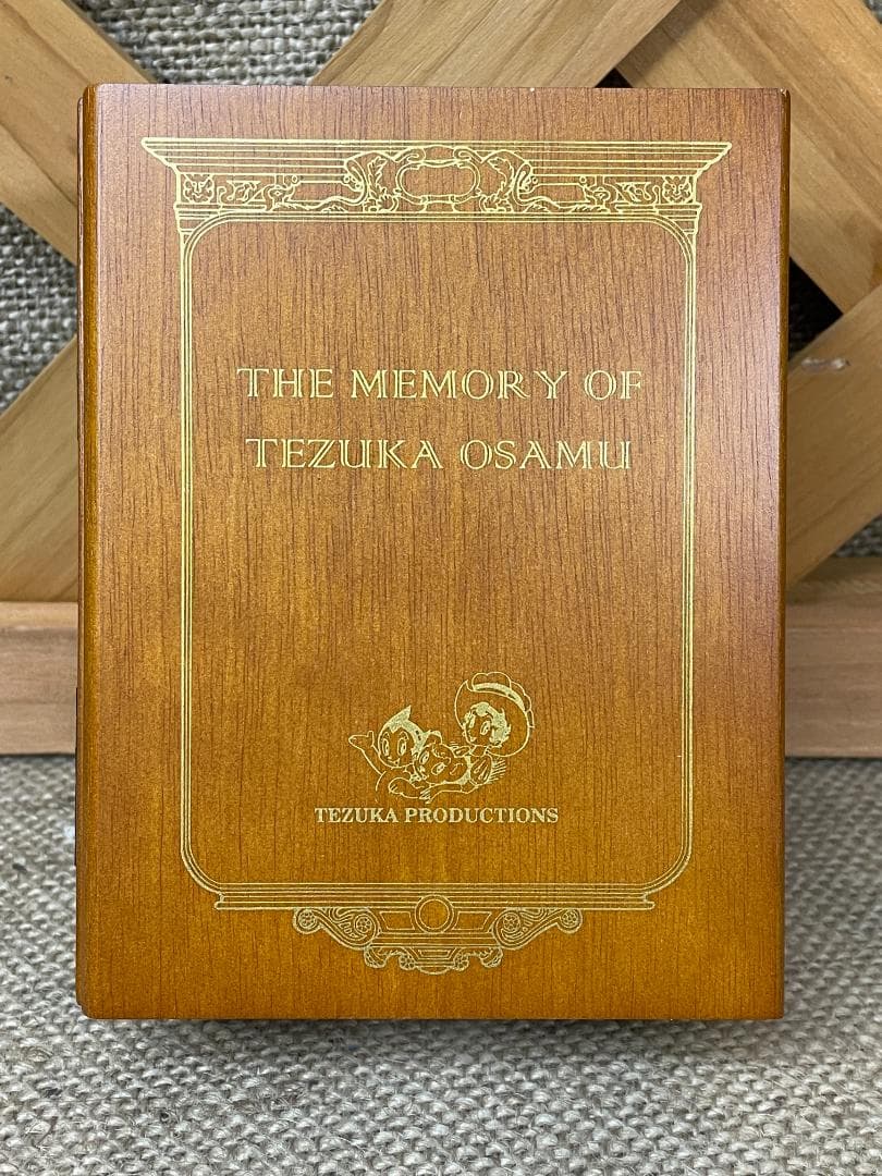 【希少】シチズン 手塚治虫 生誕70周年 ブッククロック 木製 箱説付 動作品