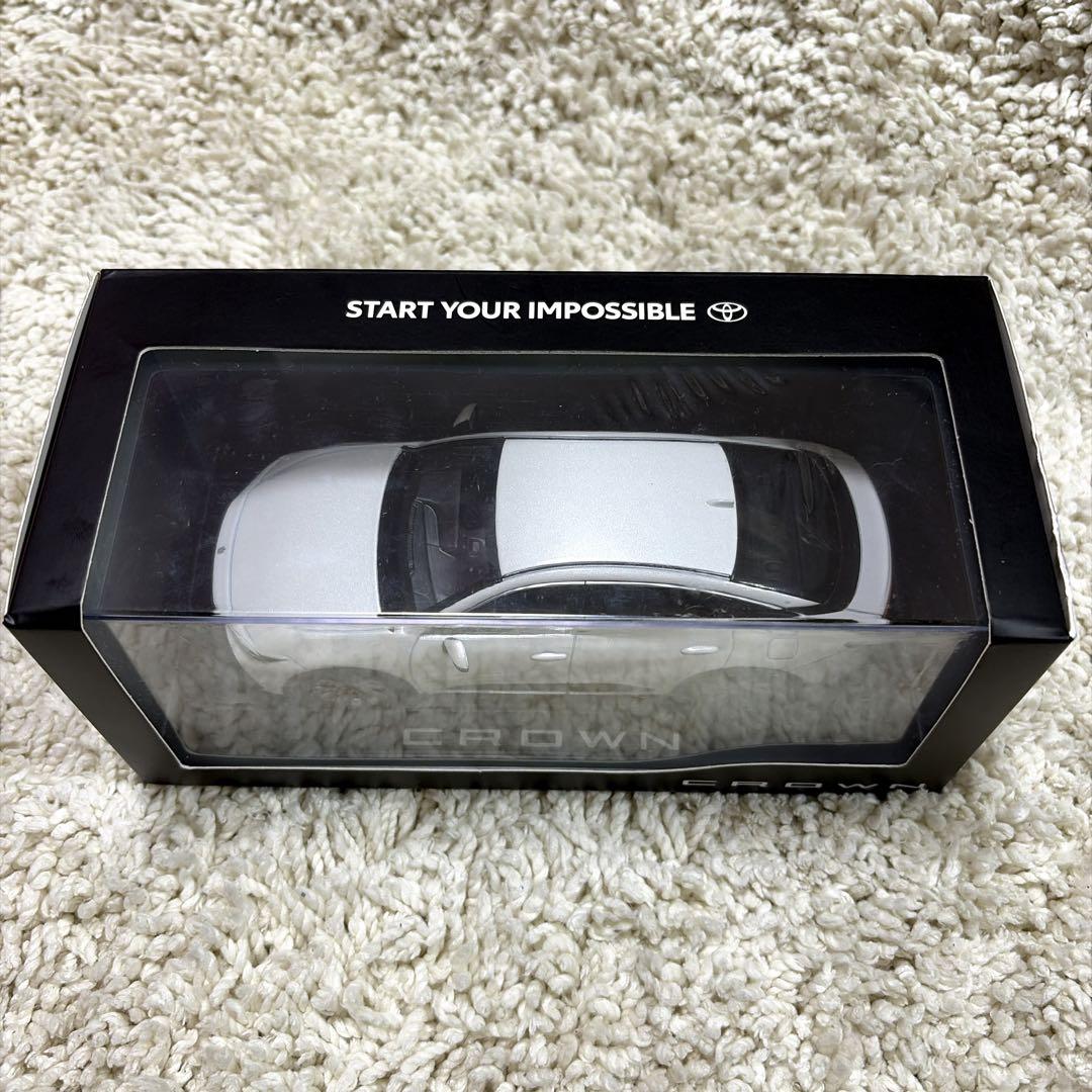 新品未開封✨ クラウン クロスオーバー ミニカー 1/30 スケール 非売品 白