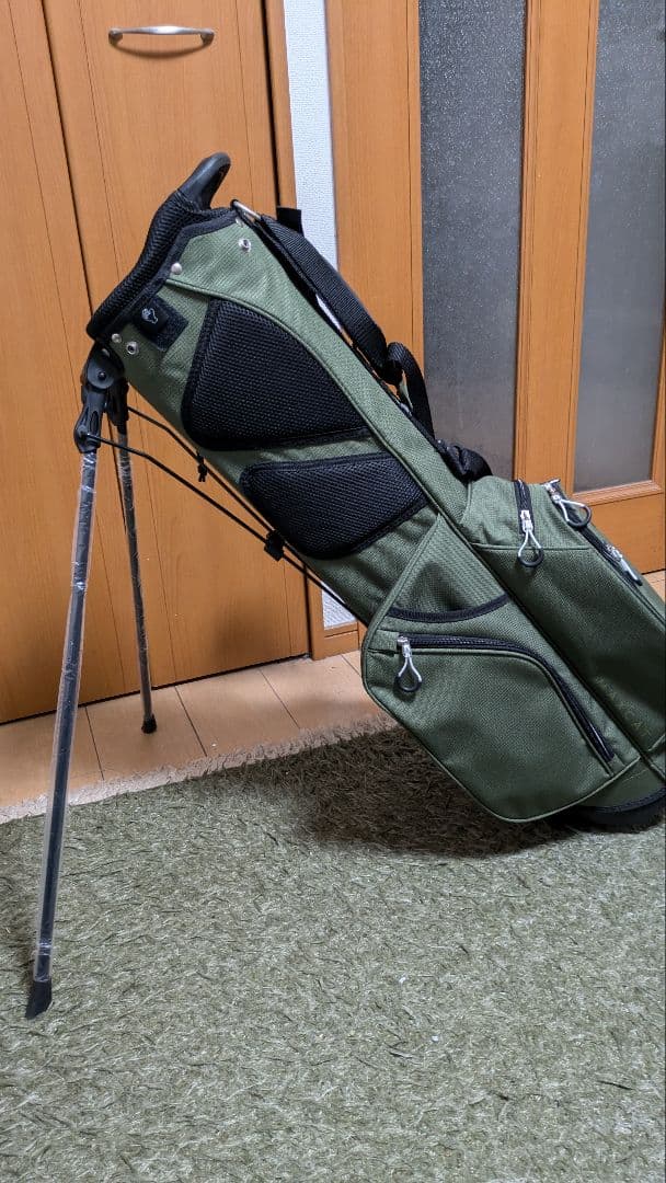 新品同様 キャディバッグ（MAXCAT）カーキ色