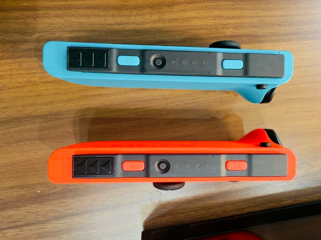 【使用数回★美品】Nintendo Switch本体＆純正コントローラーセット